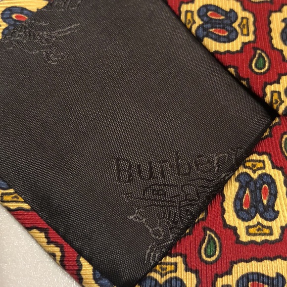 Burberry Tie - Picture 4 of 9